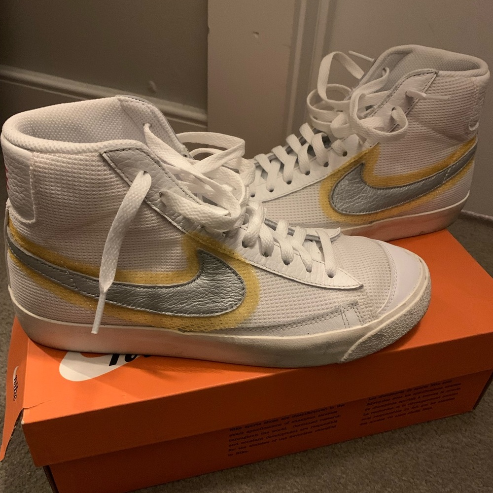 Nike Mid Blazer 77s Silver Swoosh